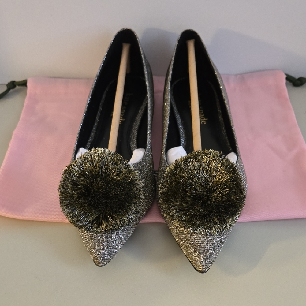 NWT Kate Spade Amour Pom Flats Size 7